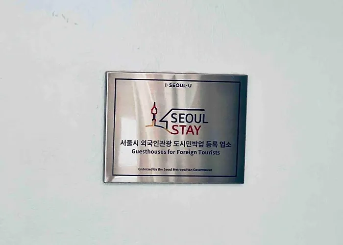 콤마1호 : 아늑한 반지하 아파트 *
